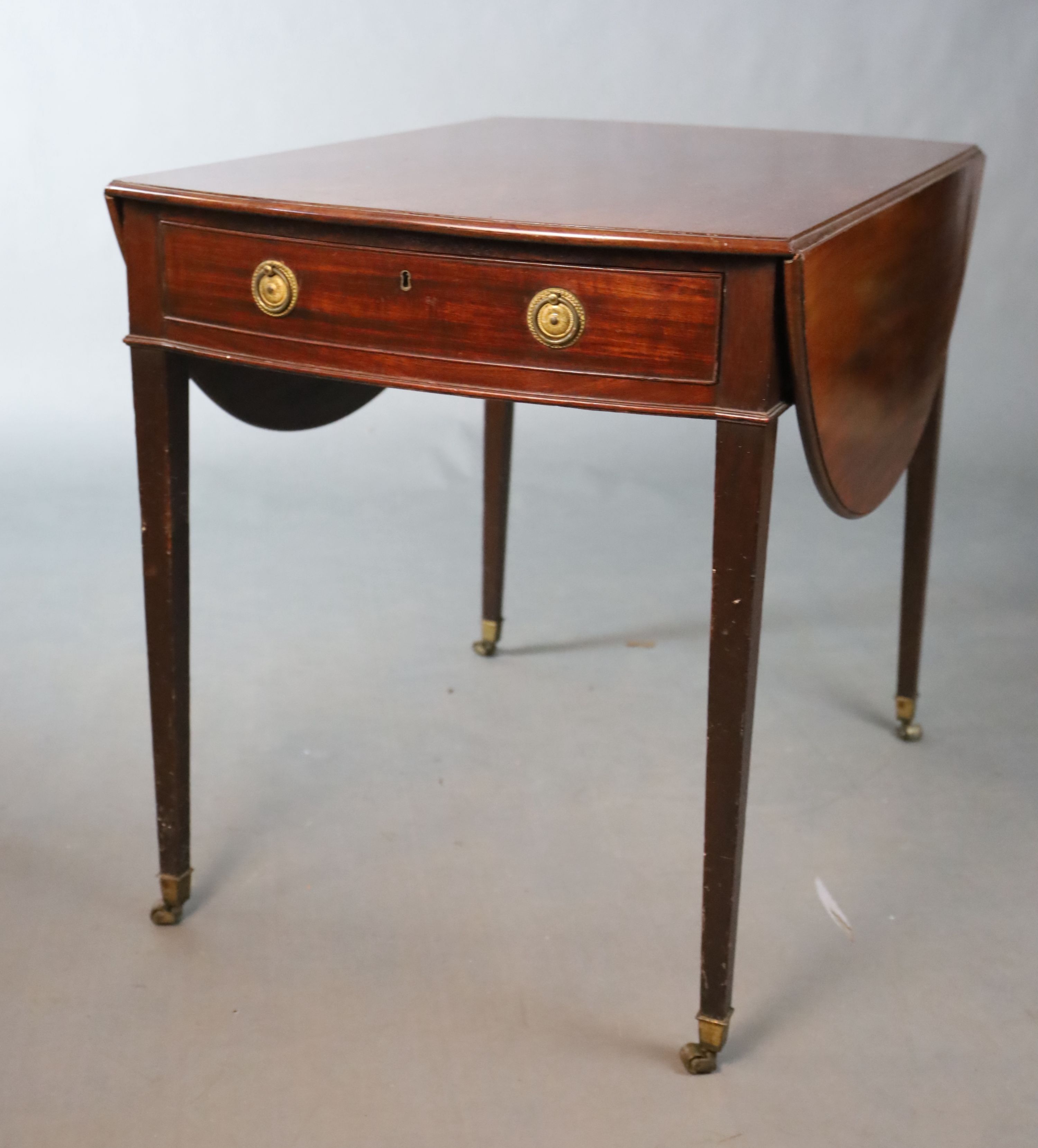 A George III mahogany Pembroke table, W.91.5cm D.122cm H.74cm